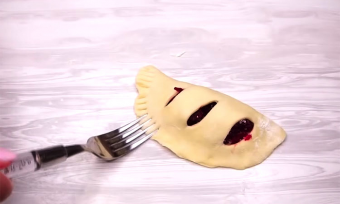 Рубиновое лакомство: пирожки с невероятной начинкой из клюквы