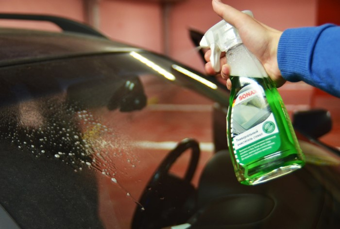 Как уберечь лобовое стекло и кузов от загрязнения из-за столкновения с мошками