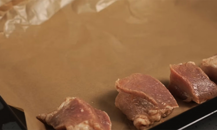 Шашлык с дымком не выходя из дома: вкус ровно как на мангале, хотя готовили в обычной духовке