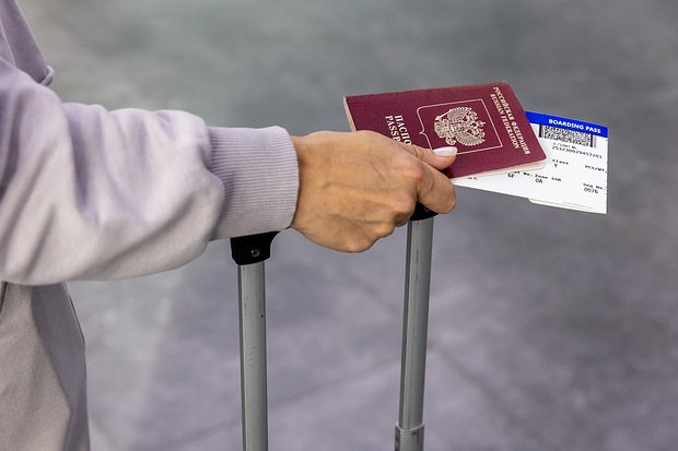 Россиянам все сложнее попасть в Европу. Какие трудности их ждут в 2026 году и какие страны все еще дают визы?