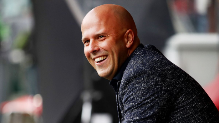 «Звонил Хаби Алонсо. Собирается возглавить «Ливерпуль», просил рассказать о команде». Слот потроллил журналиста