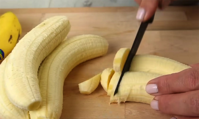 Очень густой банановый крем без сахара. Подходит для тортов и любых пирожных