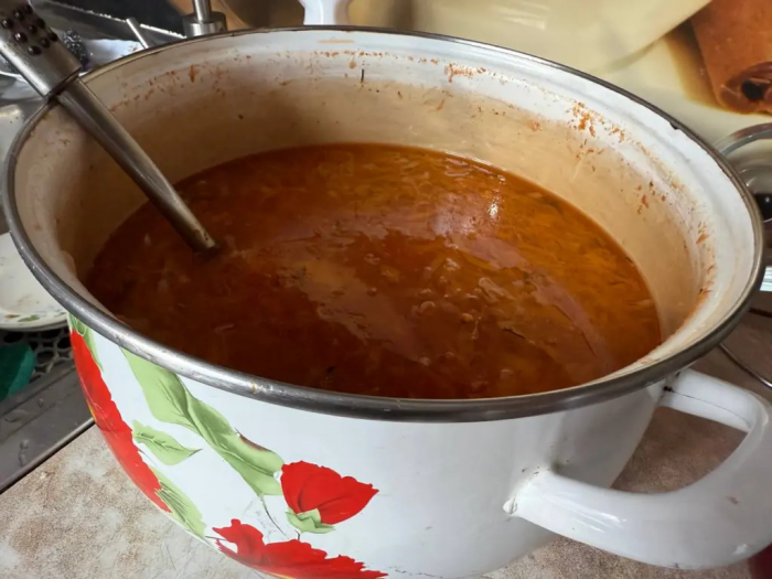 Сварила борщ по рецепту 1952 года и обалдела: почему мы долгие 70 лет варили обычный суп со свеклой?