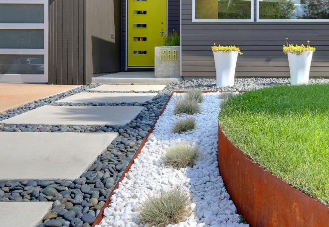 Дизайн двора частного дома: правила создания гармоничного пространства в разных стилях (124 фото)