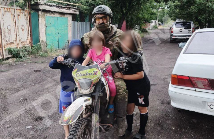 Памирец с семью детьми ушёл на СВО и принял крещение