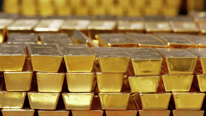 Копить больше незачем: центробанки по всему миру начали распродавать золото