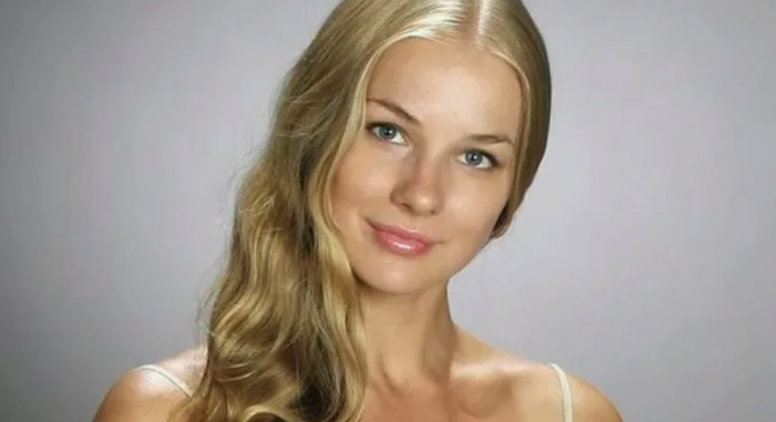 «Не могла произнести и пару фраз»: 41-летняя звезда кино и театра Елена Аросьева — о пути к славе, знаменитой семье мужа и троих детях