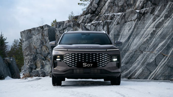 Шхуна на колесах. «Лента.ру» выяснила, к чему можно придраться в кроссовере Soueast S07, кроме сложного названия