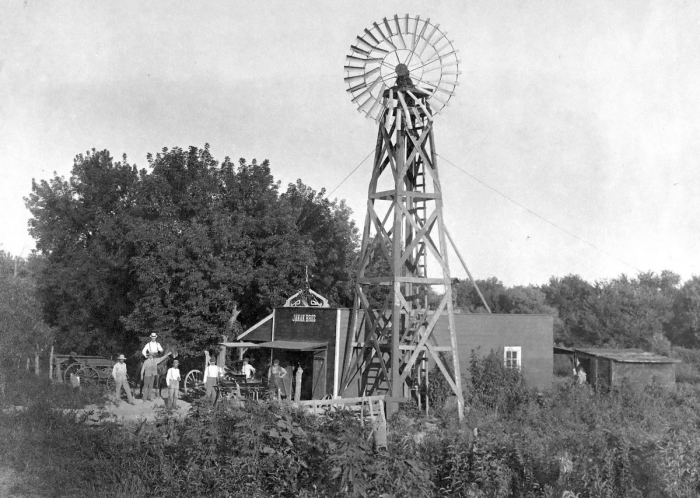 Фотографии 1898 года: Самодельные ветряные мельницы