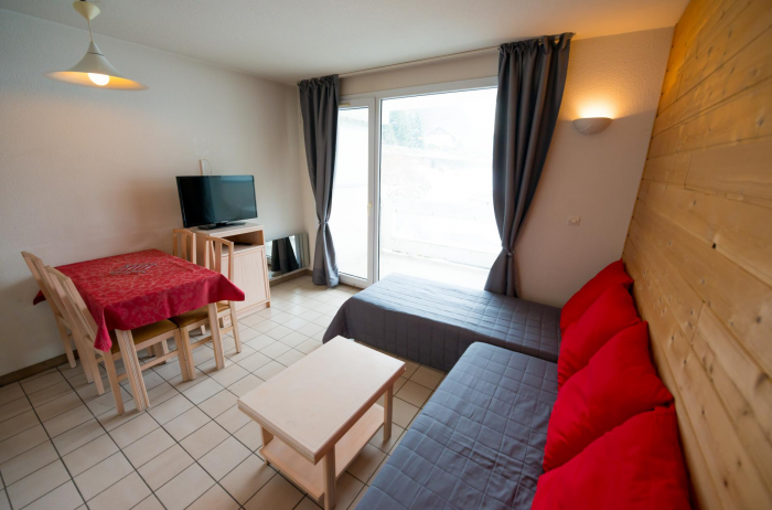 Как обустроить однокомнатную квартиру: планировка, отделка, цвет, свет (64 фото)