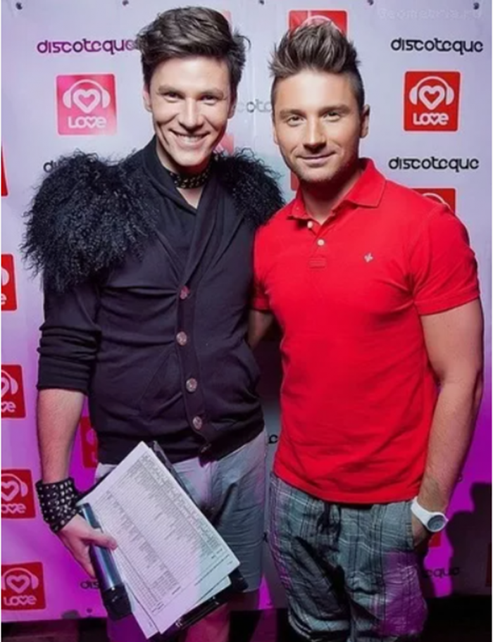 «Он скрывал их целых 5 лет»: почему Сергей Лазарев так долго молчал о детях и кто на самом деле их мать