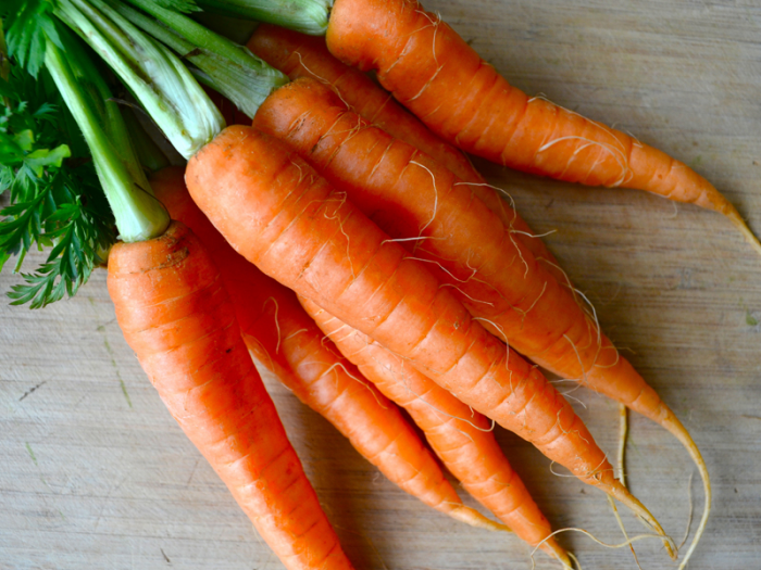 Неочевидные способы сделать зубы белее