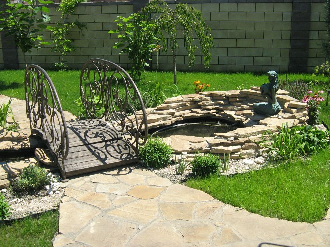 Дизайн двора частного дома: правила создания гармоничного пространства в разных стилях (124 фото)