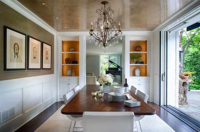 Как выбрать люстру для натяжного потолка в зал и другие комнаты (67 фото)