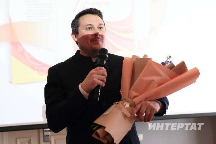 Алсу Исмәгыйлеваның беренче китабы чыкты: «Меңләгән хатын-кызга дәрт, көч, омтылыш бирер»