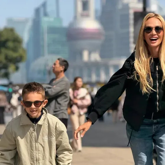 "Мы все им восхищаемся". Виктория Лопырёва рассказала о способностях сына-билингва