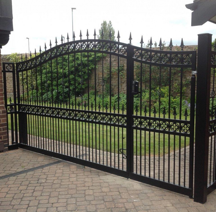 Ворота для частного дома: как выбрать эффектную защиту? (38 фото)