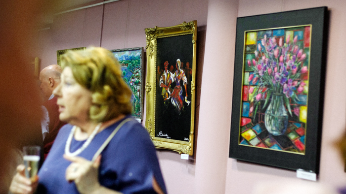 Выставка в Доме русского зарубежья: в картинах Людмилы Зотовой хочется поселиться