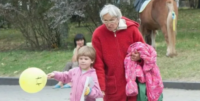 Копила на ЭКО 10 лет, родила в 65 и лишилась родительских прав из-за побоев: что случилось с Валентиной Подвербной