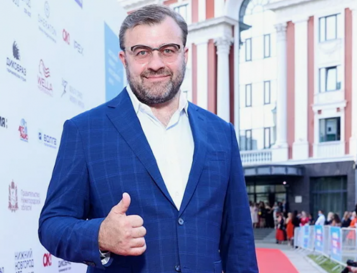 «Ей не место в моей семье!»: как сложились судьбы внебрачных детей звезд, которых отцы признали спустя годы