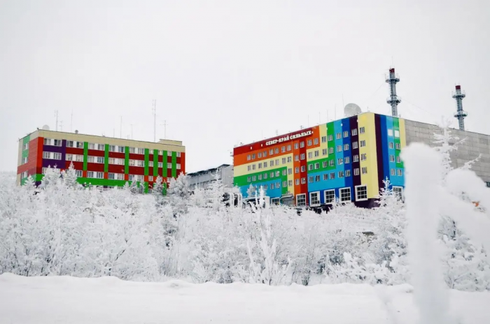 Отработавшую более 50 лет самую северную АЭС в мире заменила плавучая атомная станция