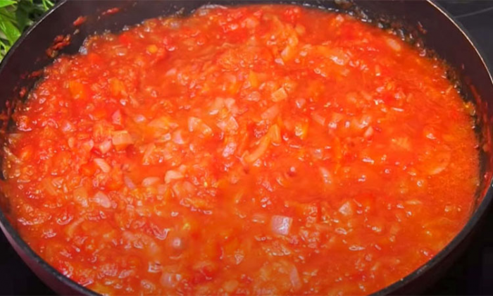 Ароматная шакшука: завтрак, после которого обычную яичницу уже никто не просит