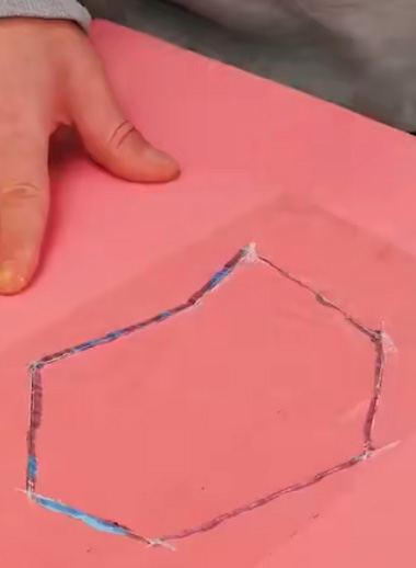 Как легко и просто заделать дыру в гипсокартоне, не заменяя весь лист