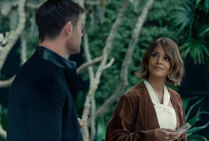 В кино — «Ограбление в Лос-Анджелесе» с Крисом Хемсвортом. Почему это лучший криминальный фильм года?