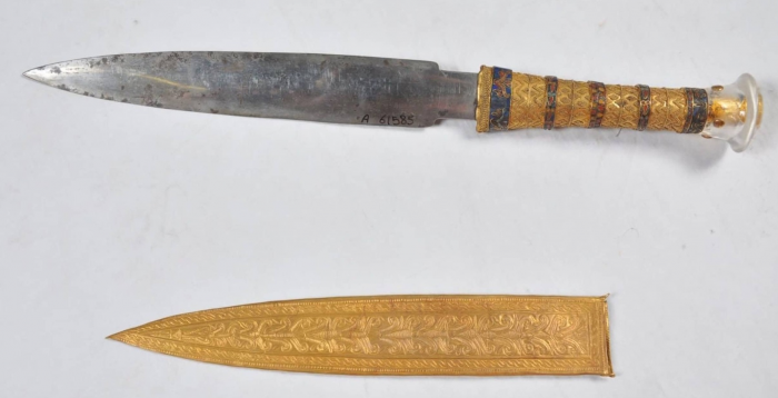 Кто и зачем ковал метеоритный кинжал для Тутанхамона?