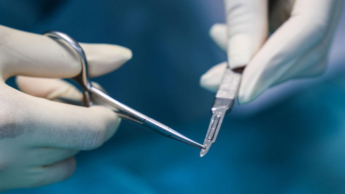 Подпольные косметологи без медицинского образования уродуют россиян