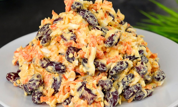Салат Дружба с плавленым сыром: вкуснее оливье, на столе за 5 минут