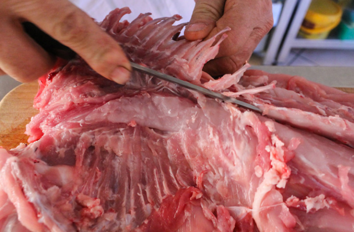 Как удалить из кролика все кости, сохранив цельной тушку