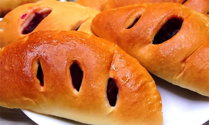 Рубиновое лакомство: пирожки с невероятной начинкой из клюквы