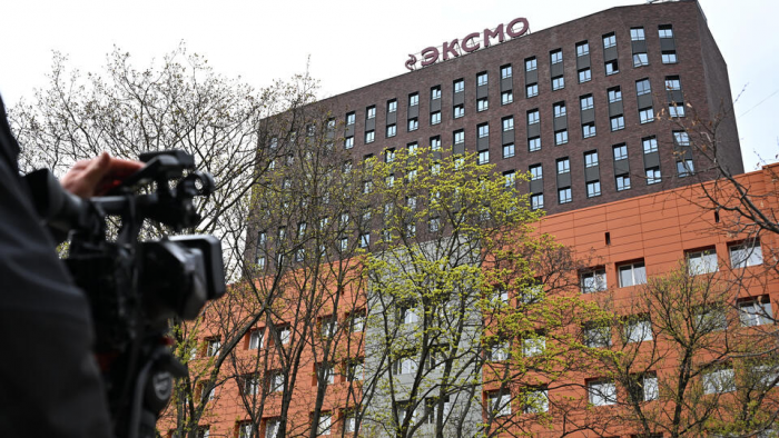 "Эксмо" заподозрили в создании схемы по распространению ЛГБТ*-литературы