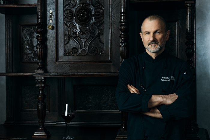 Шеф-повар Денис Климонтов: «Борщ может быть цвета звёзд рубиновых на Кремле»