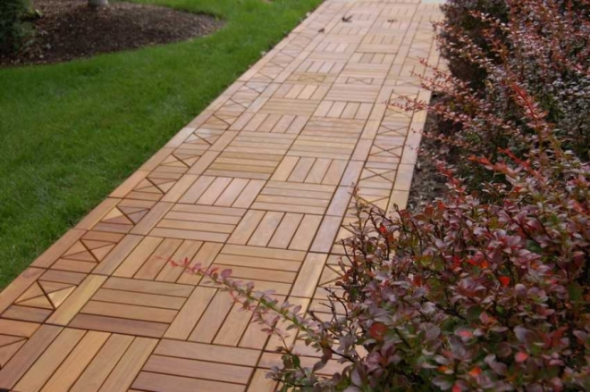 Как украсить участок около дома своими руками: фото, знакомые решения и креативные идеи  (44 фото)