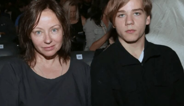 «Ей не место в моей семье!»: как сложились судьбы внебрачных детей звезд, которых отцы признали спустя годы