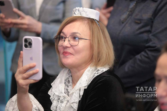 В «Татмедиа» представили сборник рассказов Фагили Шакировой «Урланган бәхет»