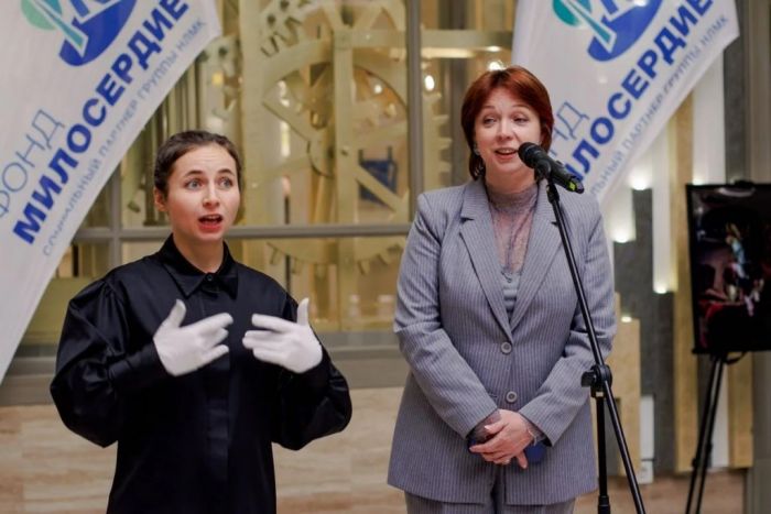 В театре кукол поставили спектакль по Достоевскому на жестовом языке