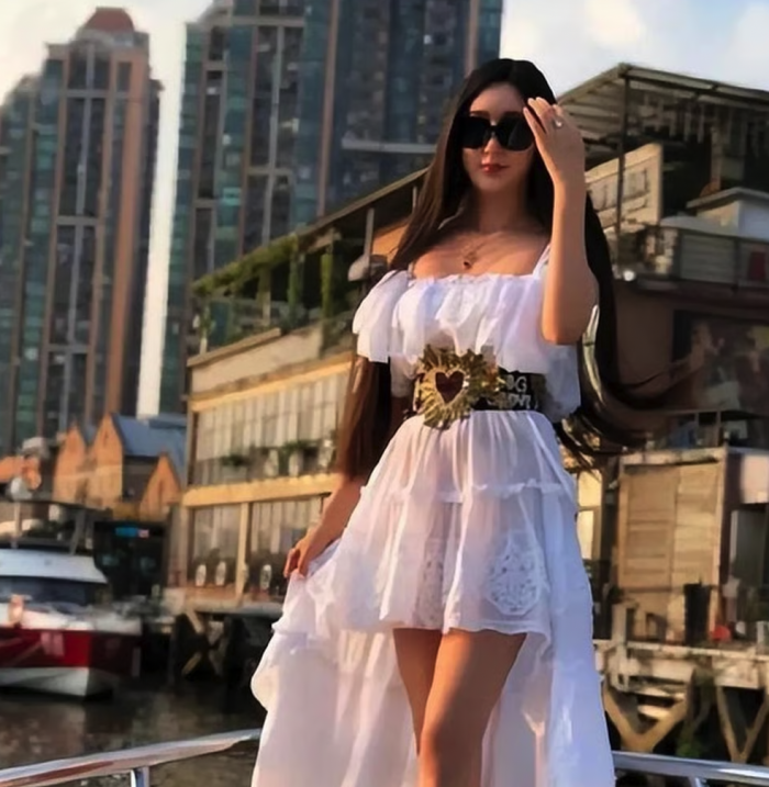 Миллиардер споткнулся о бывшую: после расставания выяснилось, что у него 300 тайных детей