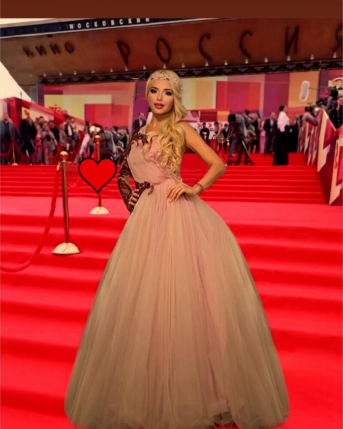 «Она чуть не лишилась всего»: как выглядит особняк Алены Кравец, в который она возвращалась дважды