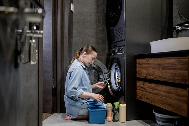 «До 100 тысяч рублей в месяц» Российских мужчин призывают выплачивать женам зарплату за домашний труд. Сколько стоит уют?