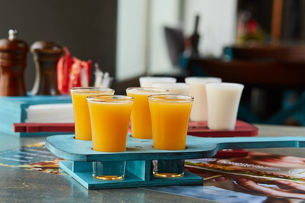 Коктейли для новогодней вечеринки: топ-15 рецептов алкогольных и безалкогольных напитков