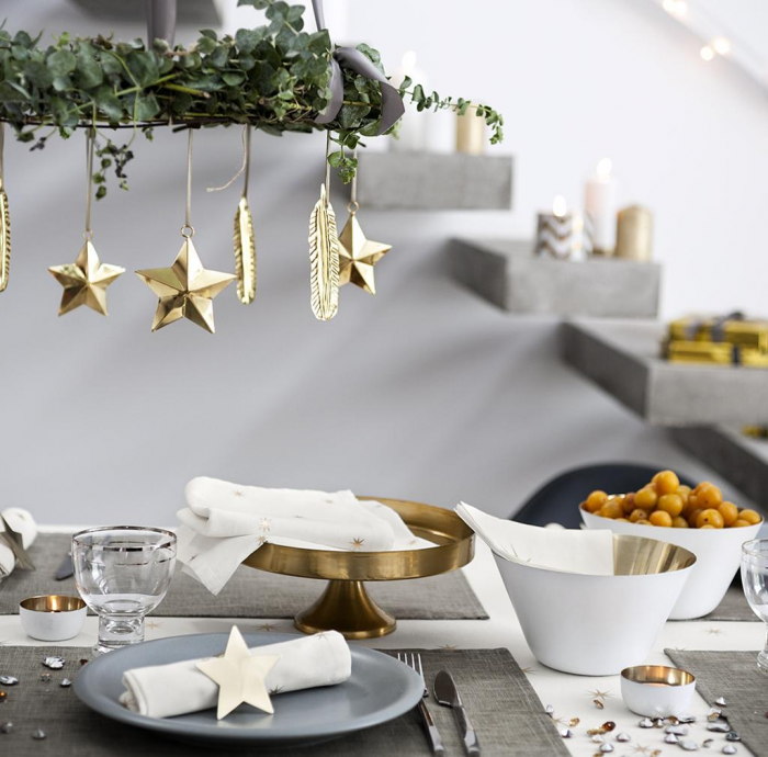 Как украсить стол на Новый год: традиционные варианты и креативные идеи (68 фото)