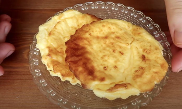 Взяли форму для кексов и используем для ленивой выпечки. За 5 минут она уже на столе