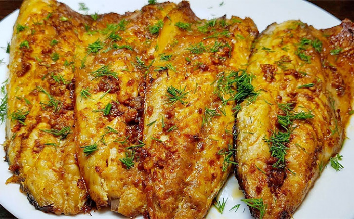 Готовим скумбрию в духовке без костей. Можно подать даже как главное блюдо