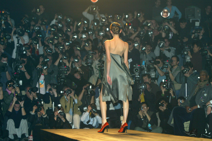 Рвали и метали: мода на raw edges — от Кристобаля Баленсиаги до Simone Rocha