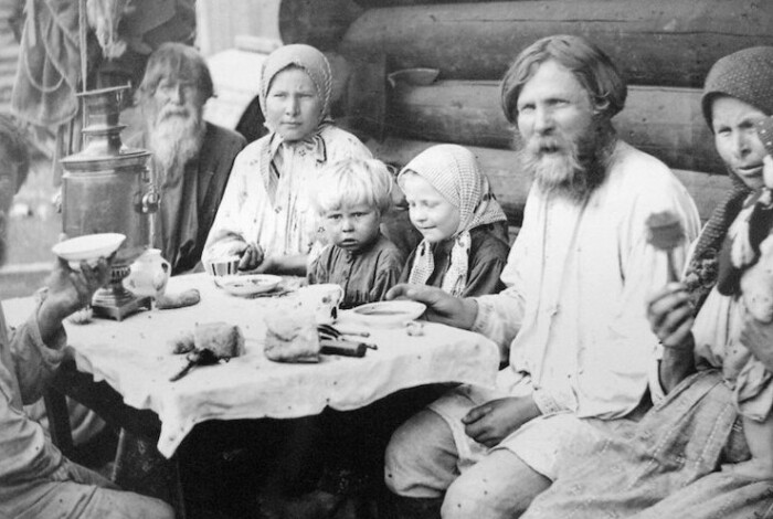 Незаконнорожденные на Руси: Как к ним относились и чью фамилию они носили