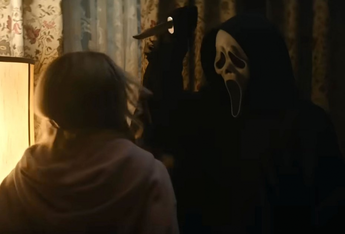 В кино — «Крик 7». Оправдывает ли ожидания самая коммерчески успешная серия культового хоррора?