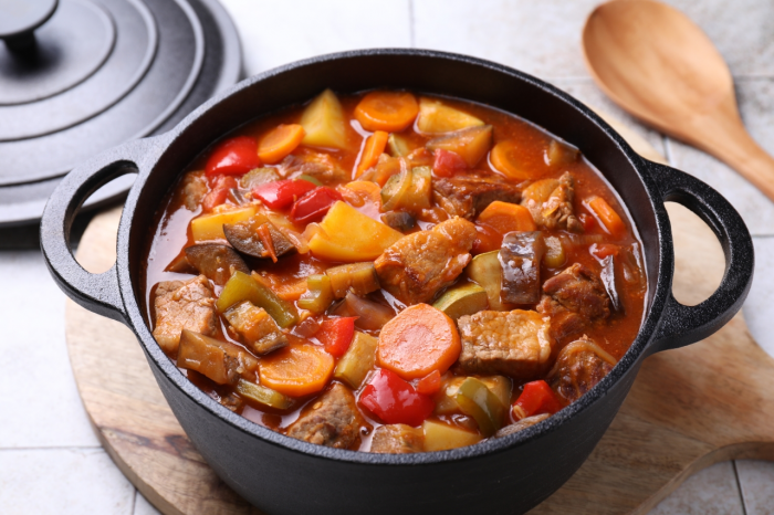 Как приготовить рагу: 8 традиционных и оригинальных рецептов с мясом и овощами